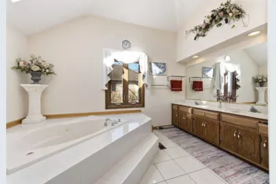 912 Stonebridge Way, Woodridge, IL 60517 - Photo 16