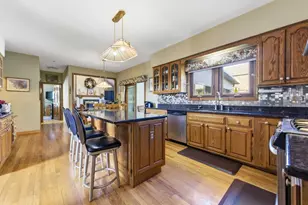 912 Stonebridge Way, Woodridge, IL 60517 - Photo 6