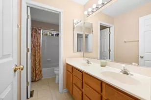 1300 Kettering Rd, Mundelein, IL 60060 - Photo 12