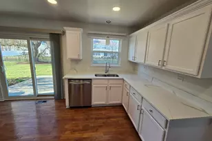 2675 Tiffany St, Aurora, IL 60503 - Photo 8