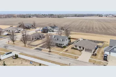 411 Meadow Lane, Hinckley, IL 60520 - Photo 38