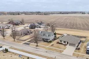 411 Meadow Ln, Hinckley, IL 60520 - Photo 38