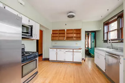 7047 N 26th Parkway, Berwyn, IL 60402 - Photo 6