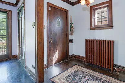 7047 N 26th Parkway, Berwyn, IL 60402 - Photo 2