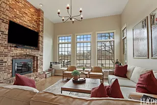 202 Country Club Dr, McHenry, IL 60050 - Photo 10