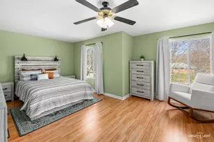 208 Maple St, Sugar Grove, IL 60554 - Photo 8