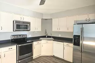 1018 Castilian Ct, Glenview, IL 60025 - Photo 8