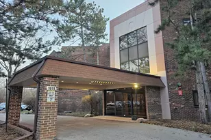 1018 Castilian Ct, Glenview, IL 60025 - Photo 2