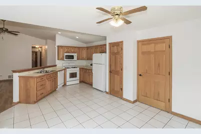 3502 Ridge Road, Island Lake, IL 60042 - Photo 10