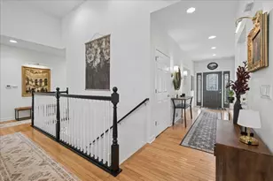 8690 Shade Tree Cir, Lakewood, IL 60014 - Photo 10