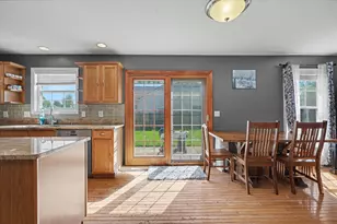 401 Crestview Dr, Monticello, IL 61856 - Photo 8