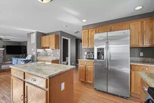 401 Crestview Dr, Monticello, IL 61856 - Photo 12