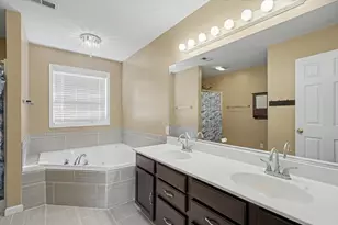 401 Crestview Dr, Monticello, IL 61856 - Photo 18