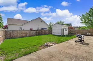 401 Crestview Dr, Monticello, IL 61856 - Photo 30