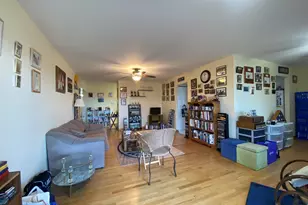 9375 Landings Ln, Des Plaines, IL 60016 - Photo 10