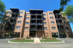 9375 Landings Ln, Des Plaines, IL 60016 - Photo 1