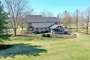 4 Shenandoah Ln, Hawthorn Woods, IL 60047 - Photo 2