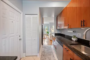 3135 W Palmer Square, Chicago, IL 60647 - Photo 10