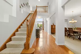2915 Kelly Dr, Elgin, IL 60124 - Photo 2