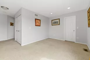 2915 Kelly Dr, Elgin, IL 60124 - Photo 22