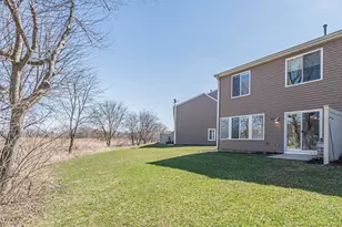 377 Locksley Dr, Streamwood, IL 60107 - Photo 18