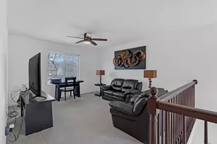 377 Locksley Dr, Streamwood, IL 60107 - Photo 14