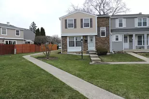 7425 Nantucket Cove, Hanover Park, IL 60133 - Photo 2