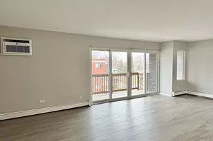 8656 S 84th Ct, Hickory Hills, IL 60457 - Photo 6