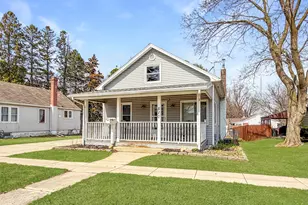 510 W Dewey St, Freeport, IL 61032 - Photo 1