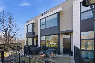 437 W Hobbie Street, Chicago, IL 60610 - Photo 1
