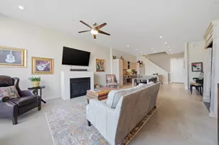 437 W Hobbie St, Chicago, IL 60610 - Photo 4