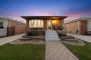 11648 S Ave J, Chicago, IL 60617 - Photo 1