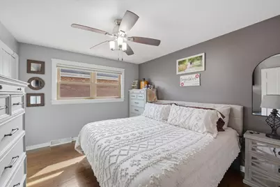 11648 S Avenue J, Chicago, IL 60617 - Photo 16