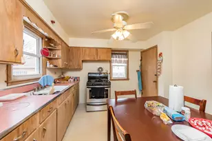 905 Glenwood Ave, Waukegan, IL 60085 - Photo 6