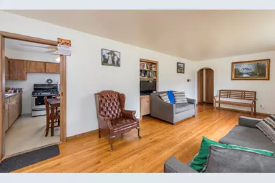 905 Glenwood Avenue, Waukegan, IL 60085 - Photo 2