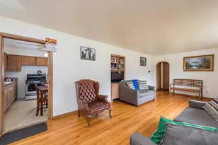 905 Glenwood Ave, Waukegan, IL 60085 - Photo 2