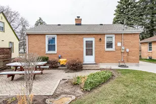 905 Glenwood Ave, Waukegan, IL 60085 - Photo 24