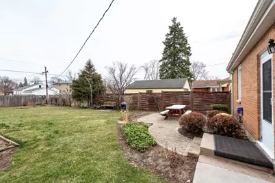 905 Glenwood Avenue, Waukegan, IL 60085 - Photo 22