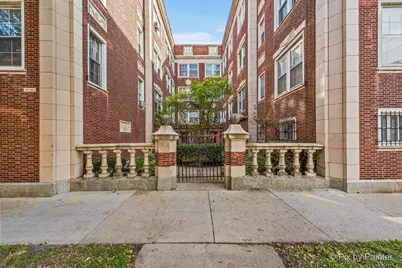 835 E 49th Street #3, Chicago, IL 60615 - Photo 2