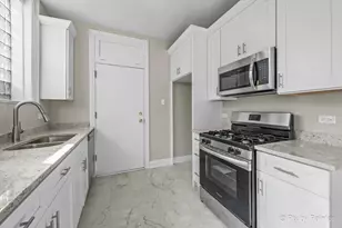 835 E 49th St, Chicago, IL 60615 - Photo 8
