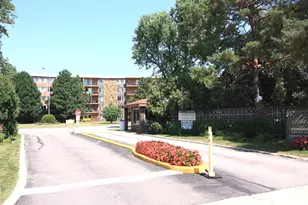 16 E Old Willow Rd, Prospect Heights, IL 60070 - Photo 1