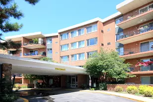 16 E Old Willow Rd, Prospect Heights, IL 60070 - Photo 2