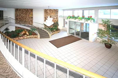 16 E Old Willow Road #405s, Prospect Heights, IL 60070 - Photo 6