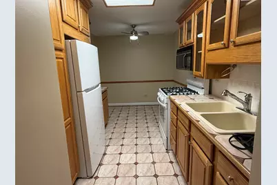 9520 Mayfield Avenue #212, Oak Lawn, IL 60453 - Photo 6