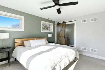 334 E Huntington Lane, Elmhurst, IL 60126 - Photo 14