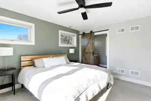 334 E Huntington Ln, Elmhurst, IL 60126 - Photo 14