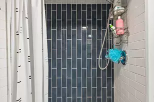 5226 W Eddy St, Chicago, IL 60641 - Photo 36