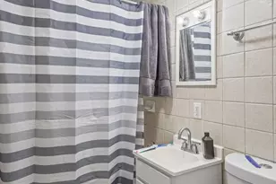 5226 W Eddy St, Chicago, IL 60641 - Photo 46