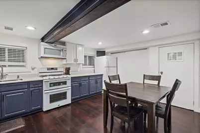 5226 W Eddy Street, Chicago, IL 60641 - Photo 28