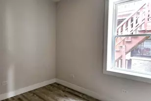 2904 W Nelson St, Chicago, IL 60618 - Photo 10